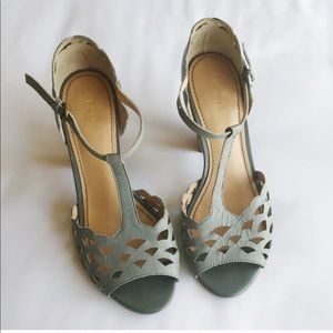 Crown vintage heels